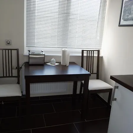 Moderne-1-Zimmer-Wohnung-Wi-Fi